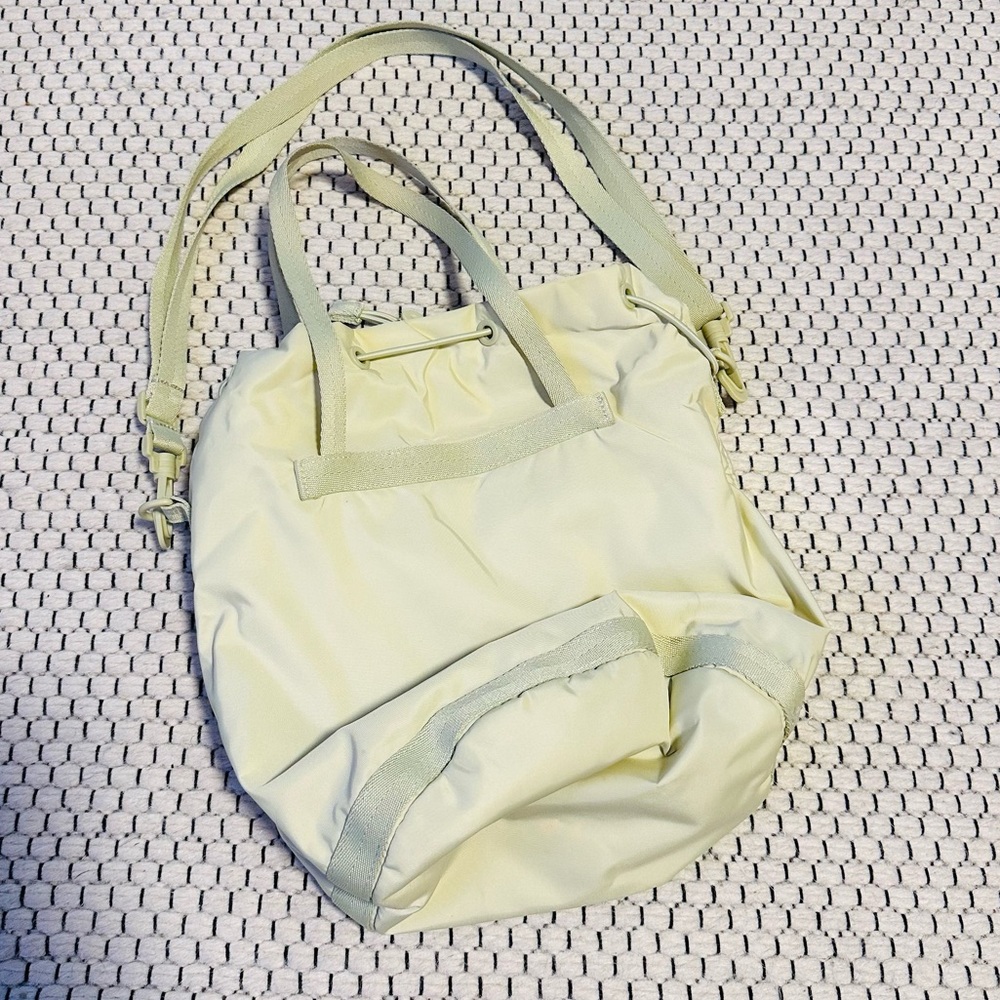 Uniqlo Light Green Drawstring Bag